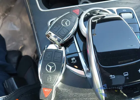 2016 Mercedes-Benz C 450 Amg 4Matic z USA, uszkodzony, nr VIN 55SWF6EB0GU112880